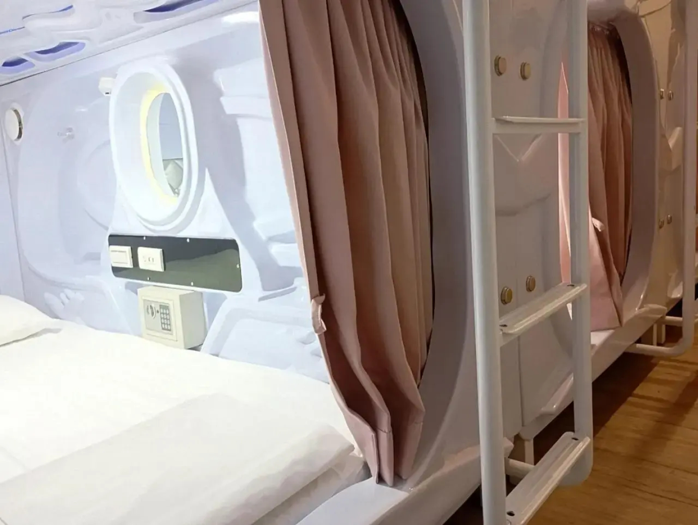 SleepBox Hotel - Ximen