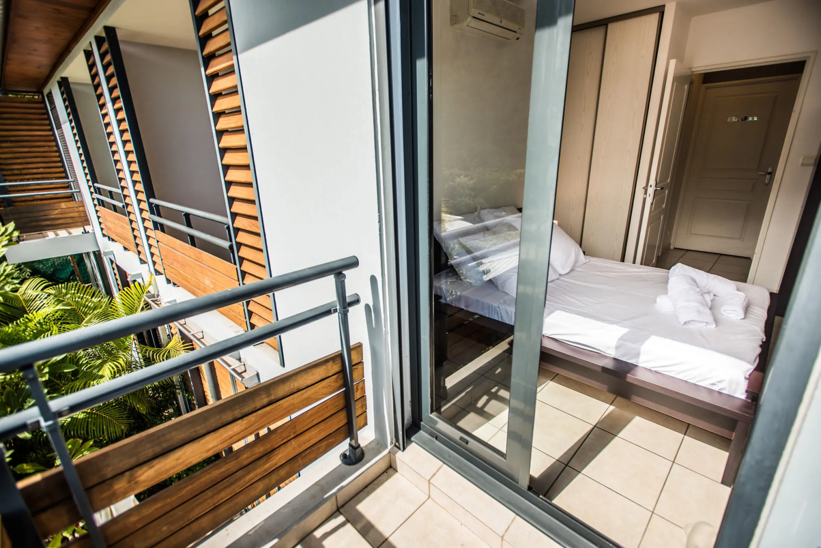 Appartement Kaza Logos