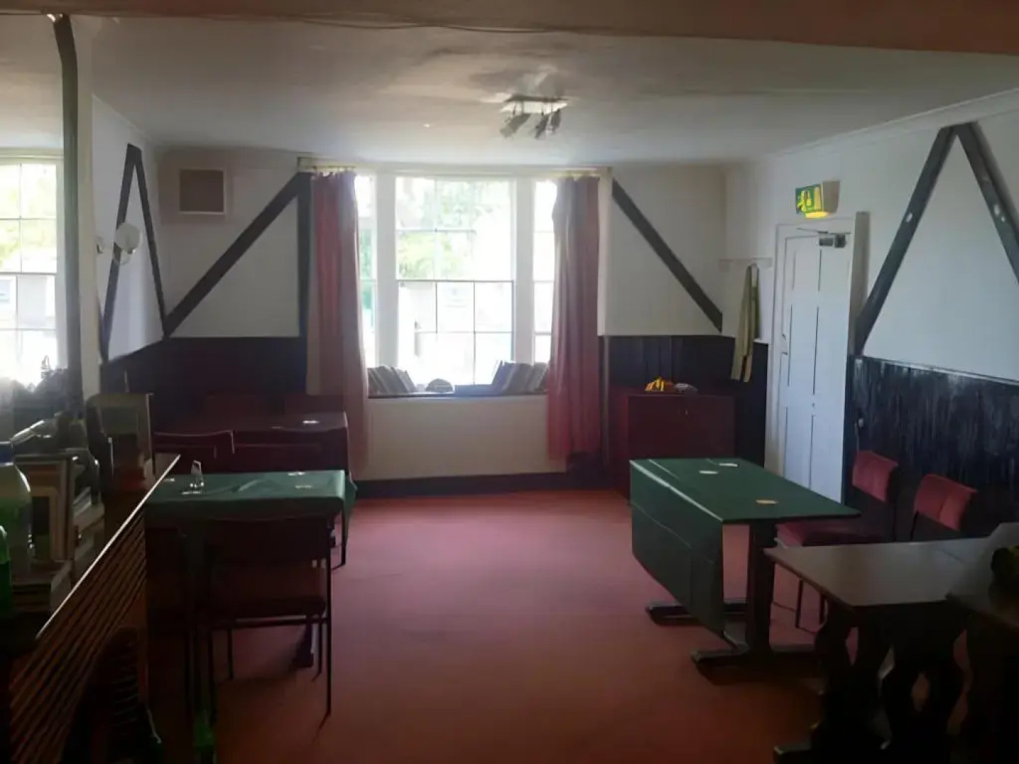 Swan Inn, Heathrow Airport