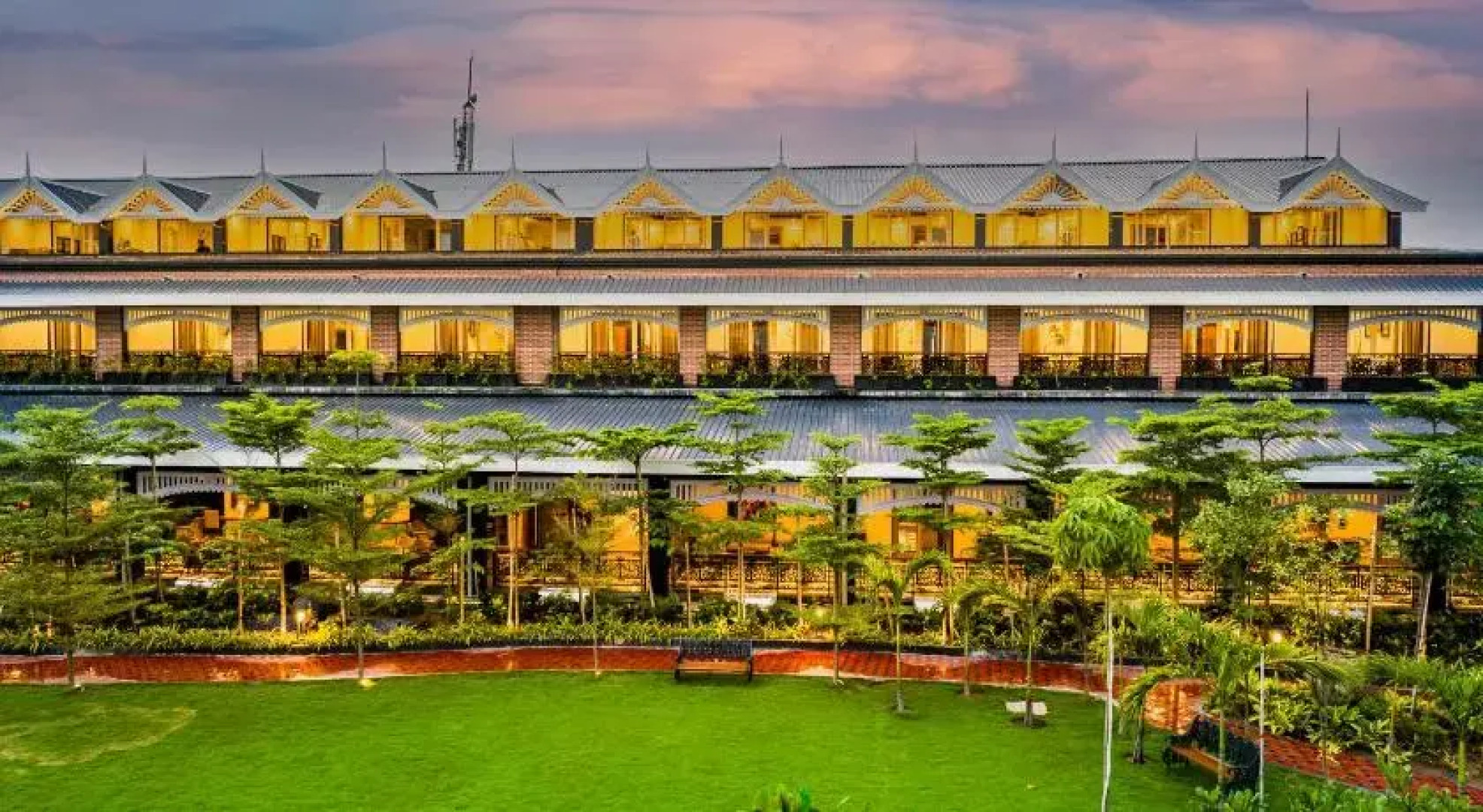 Mayfair Oasis Resort & Convention