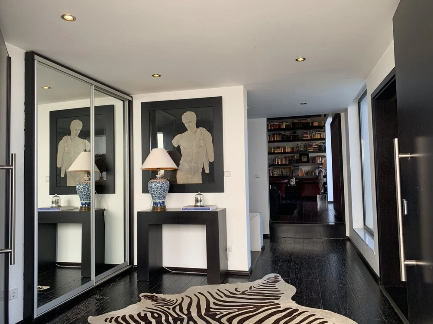 Luxury Villa Marathon