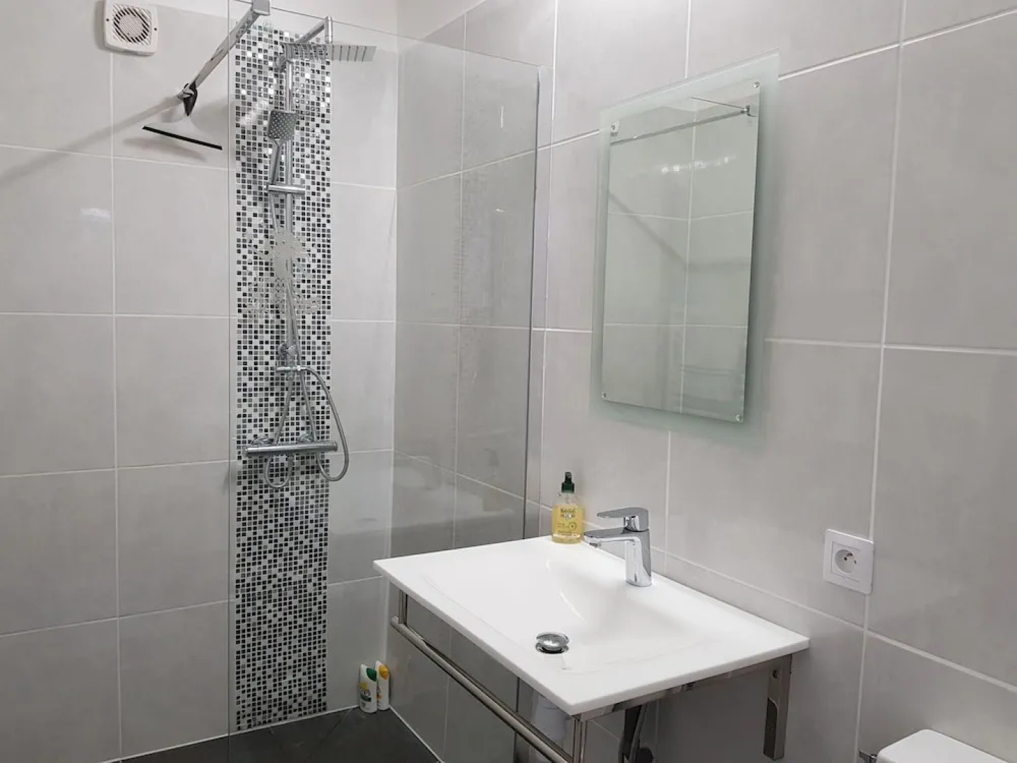 Quaint Holiday Home in Languedoc-roussillon With Garden