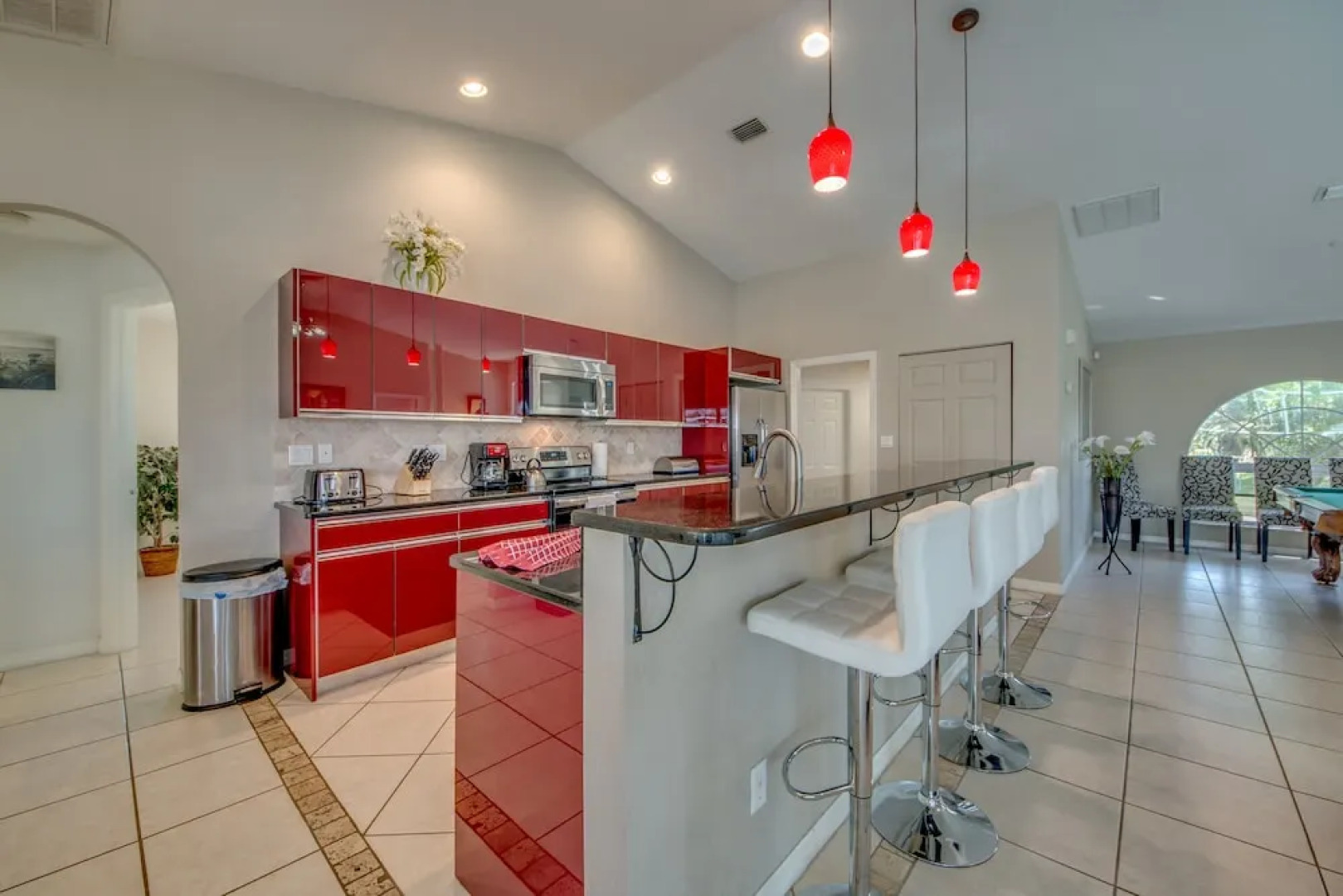 Villazo Ann - Roelens Vacations