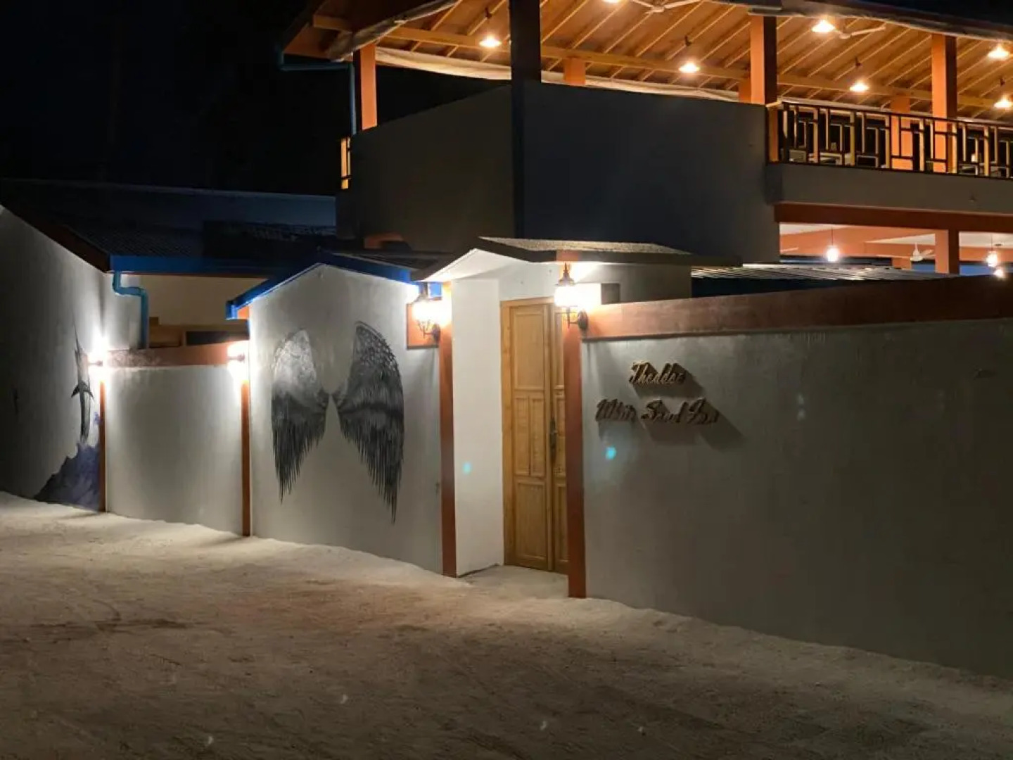 Thoddoo White Sand Inn