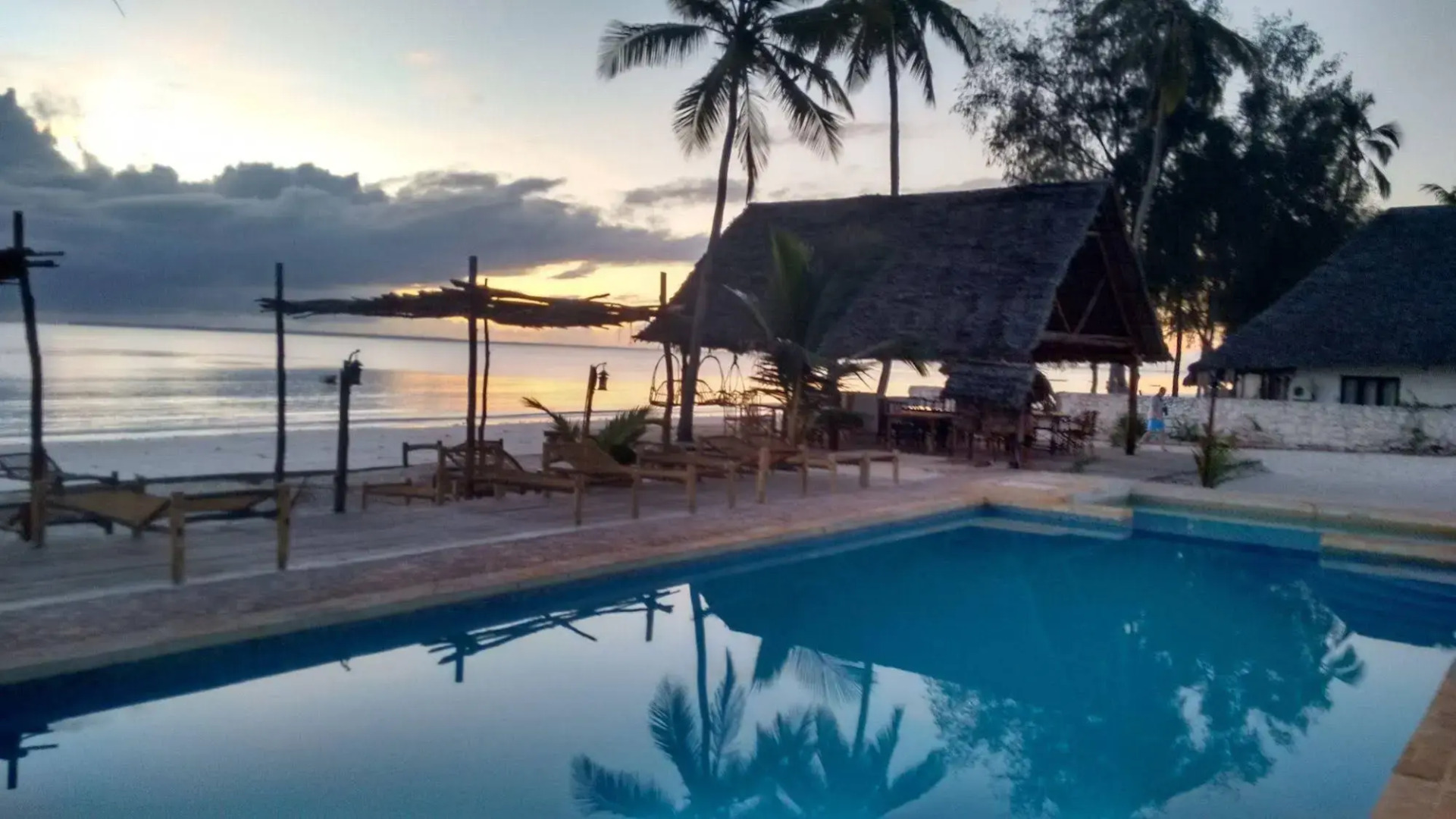 Moonshine Uroa Boutique Hotel