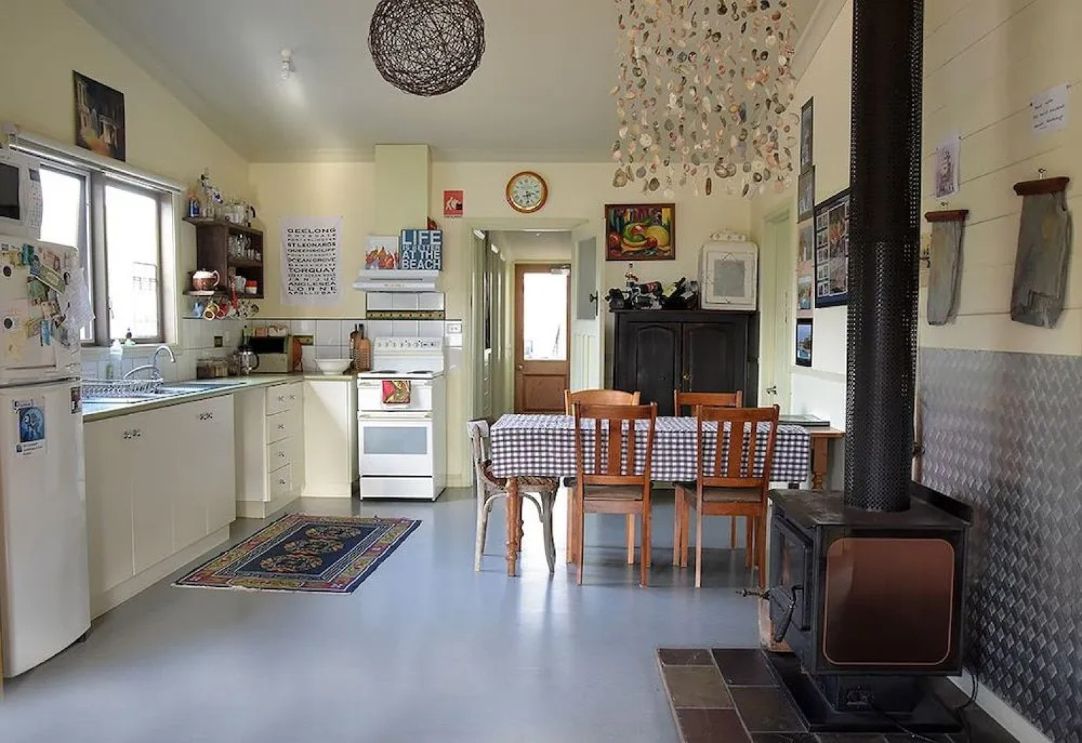 Port Campbell Guesthouse & Flash Packers