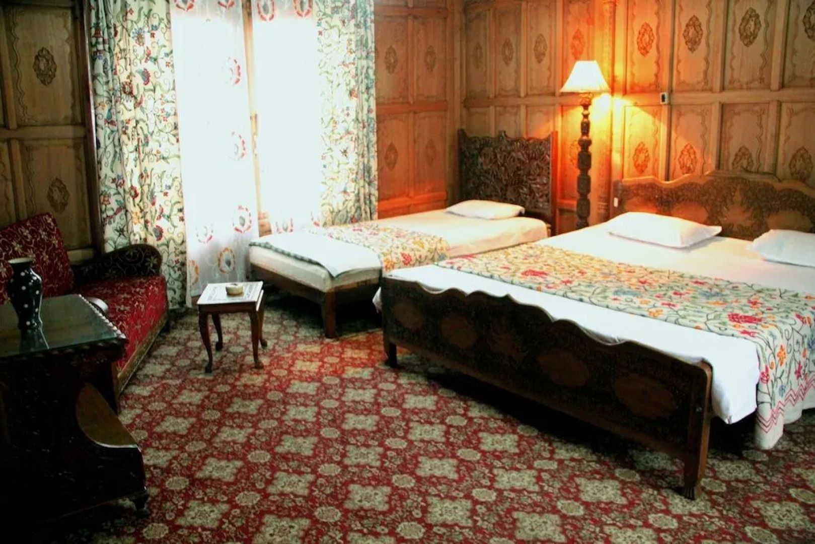 Golden Flower Heritage Houseboat