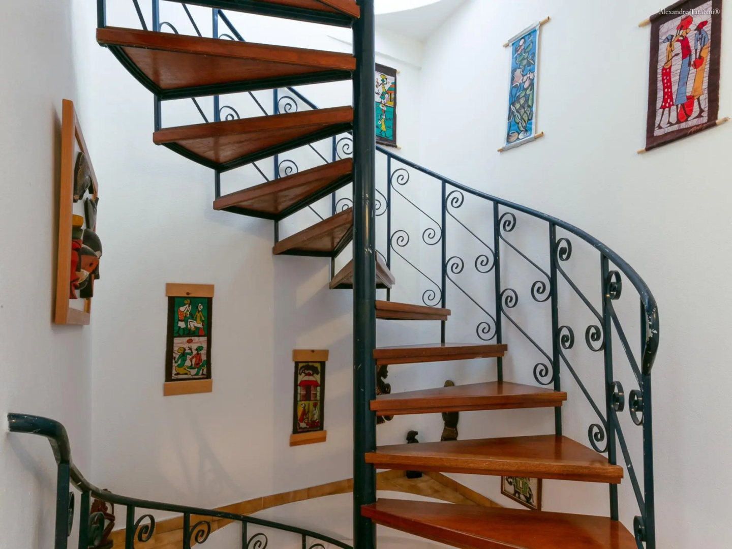 A18 - Chimney Townhouse in Historic Center