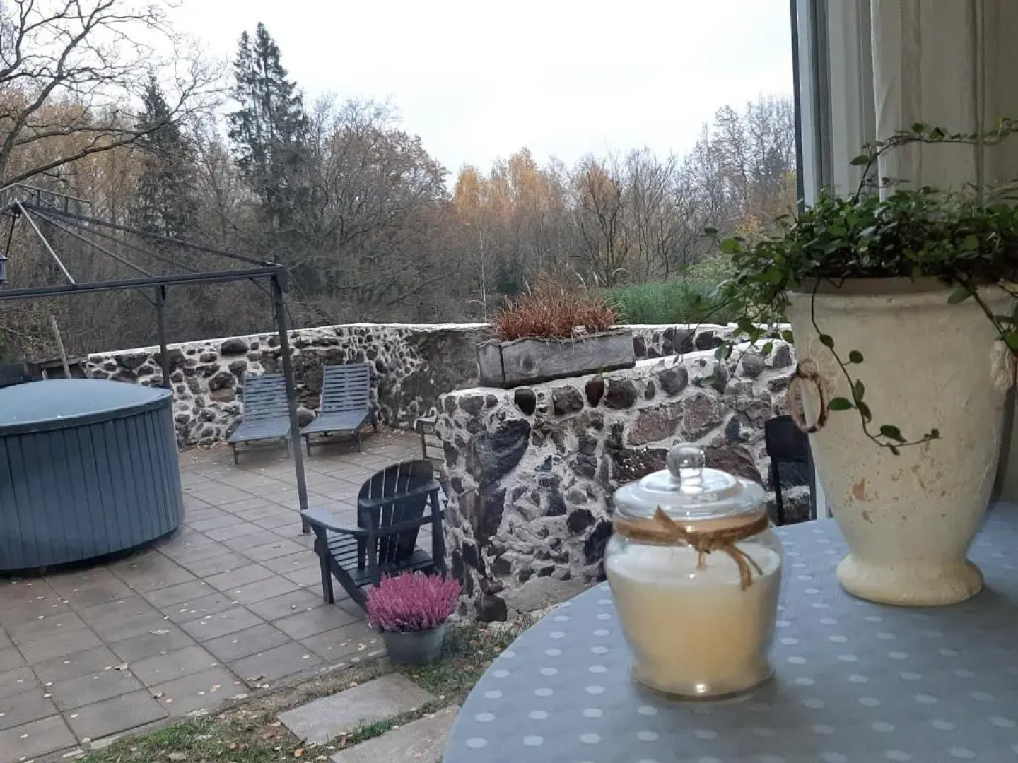 Mellene 1 bedroom house in nature & hot tube