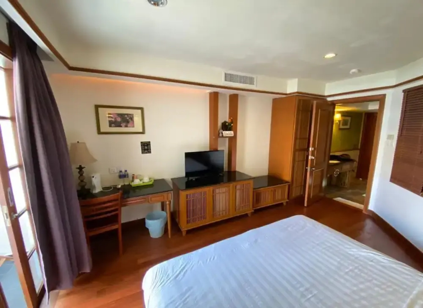 CMK & Private Water Chalet