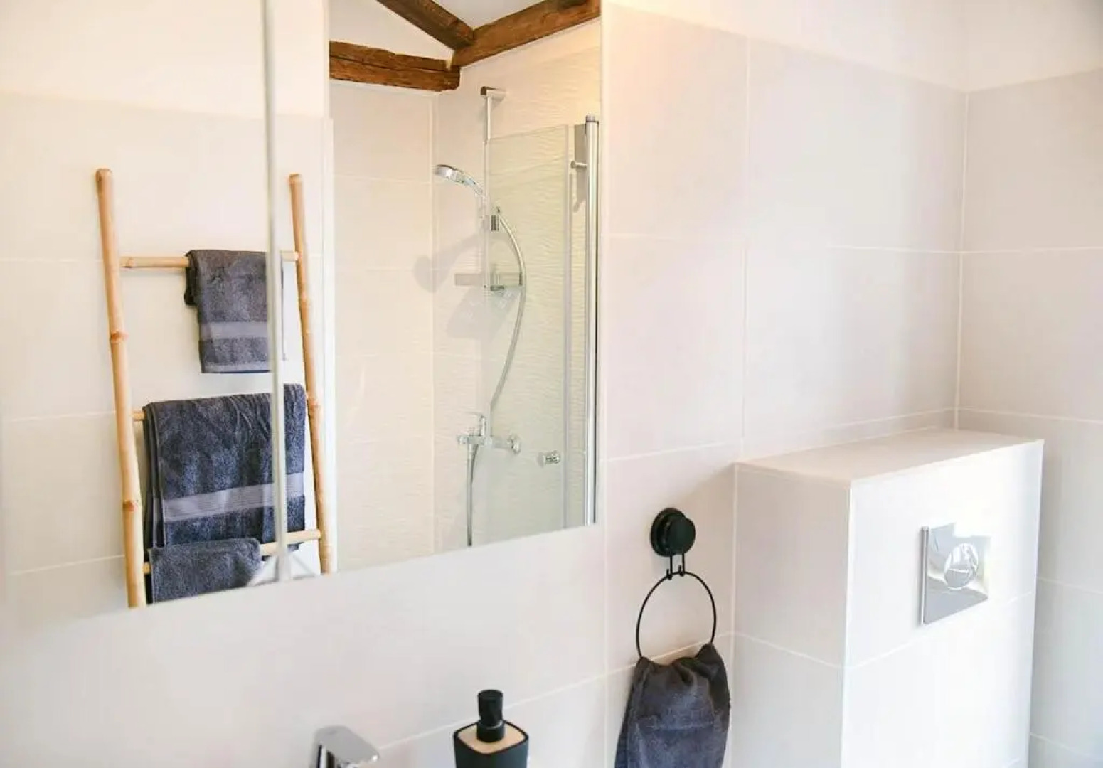 Apartment D & Studio L