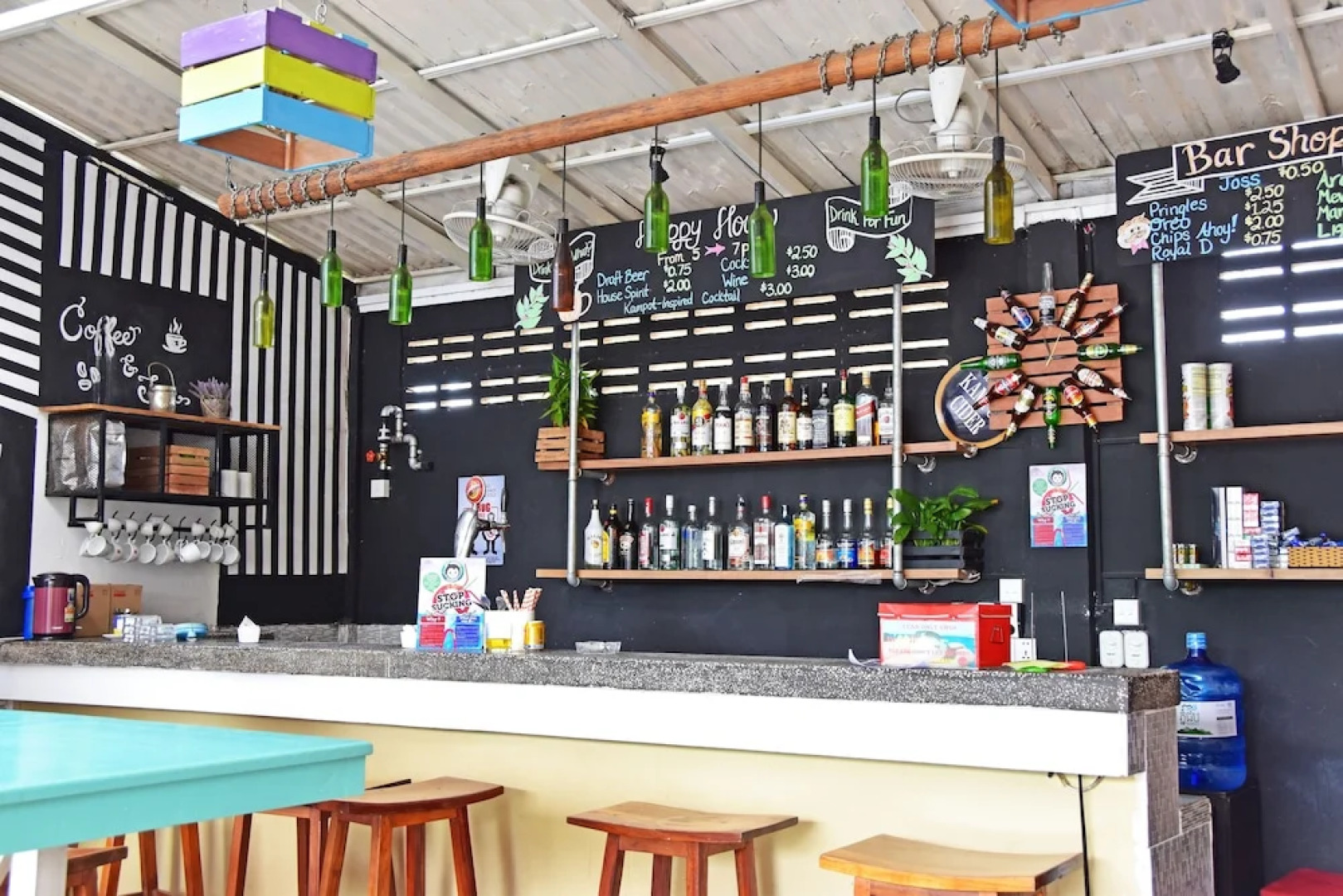 Mad Monkey Hostel Kampot