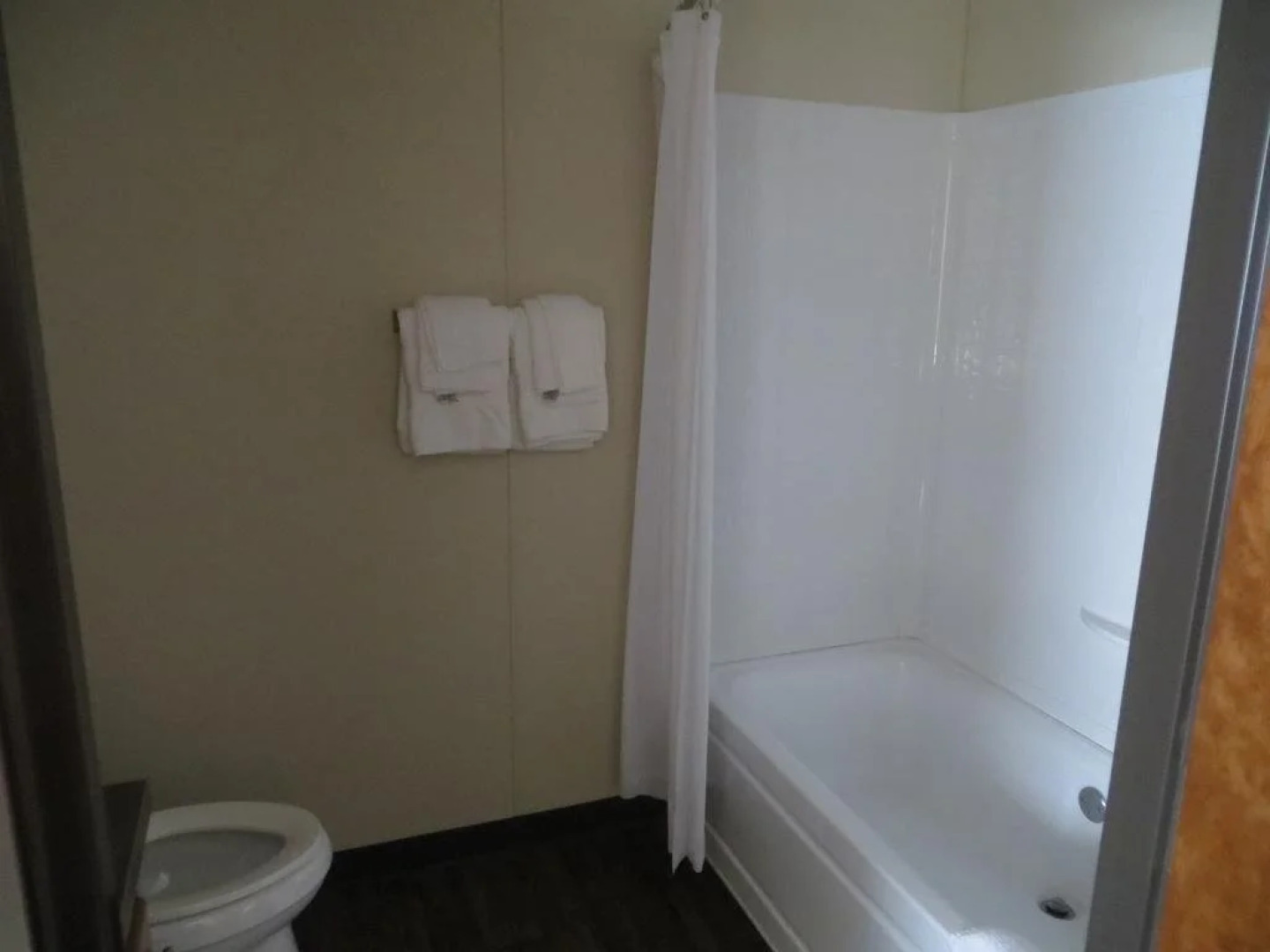 Shale Lodge Pleasanton