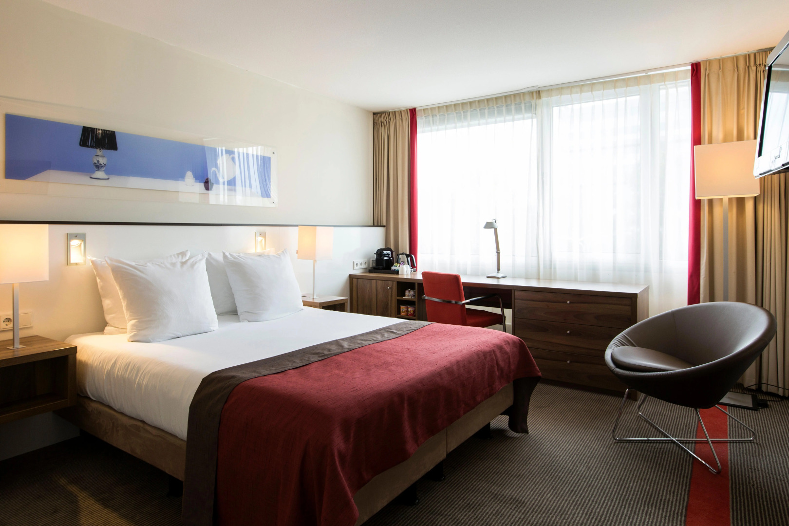 Holiday Inn Eindhoven Centre by IHG