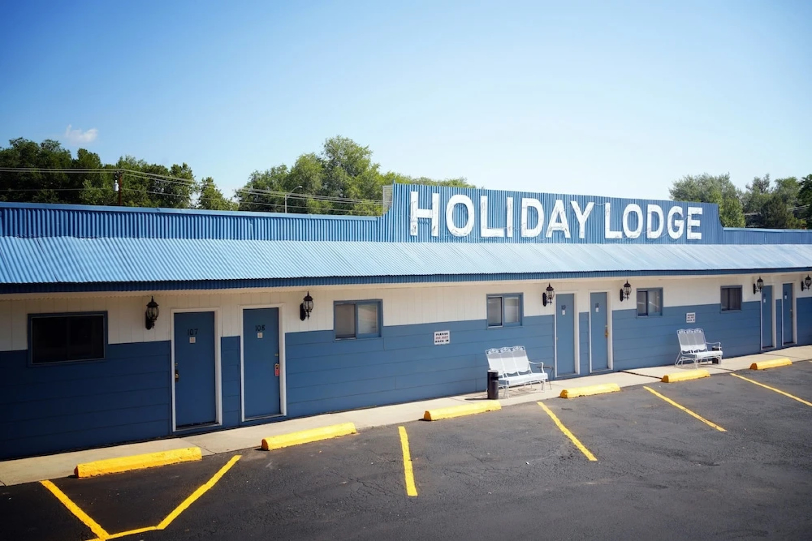 Holiday Lodge Motel