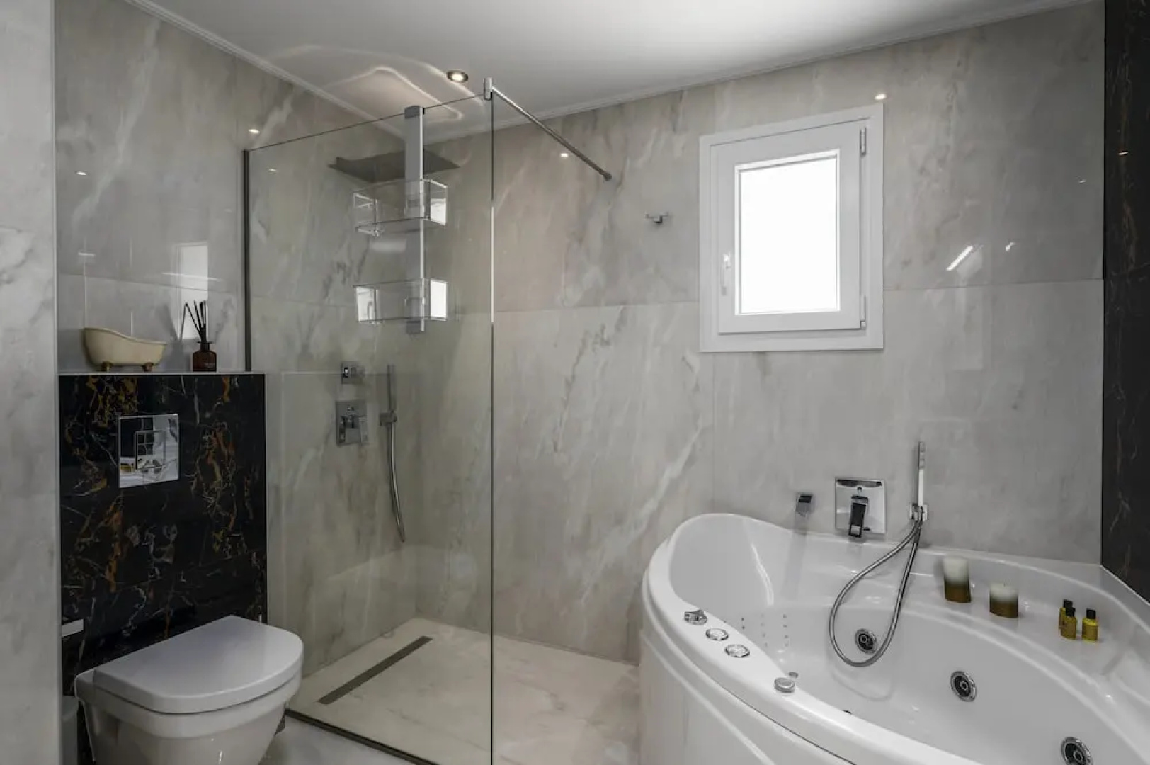 Villa Monte Leone by Konnect with Pool, Hot Tub, Spa Room & Stunning Seaview