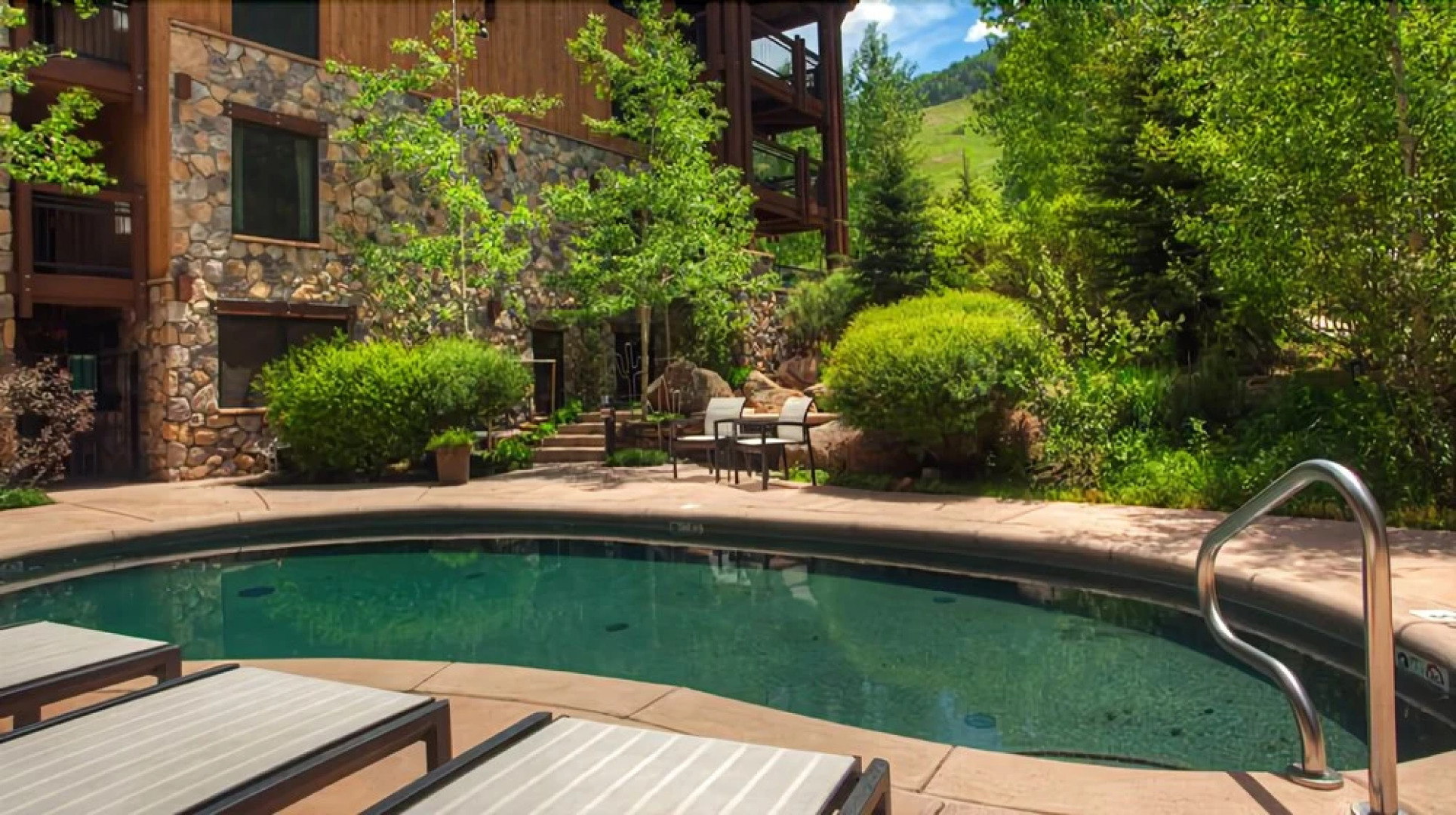 Lift One Condominiums