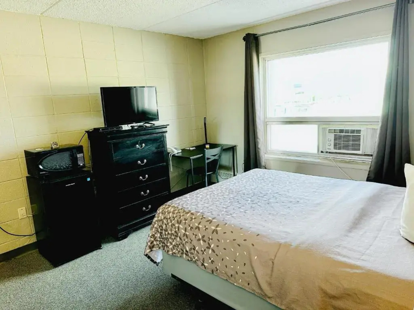 Beaverlodge Motor Inn