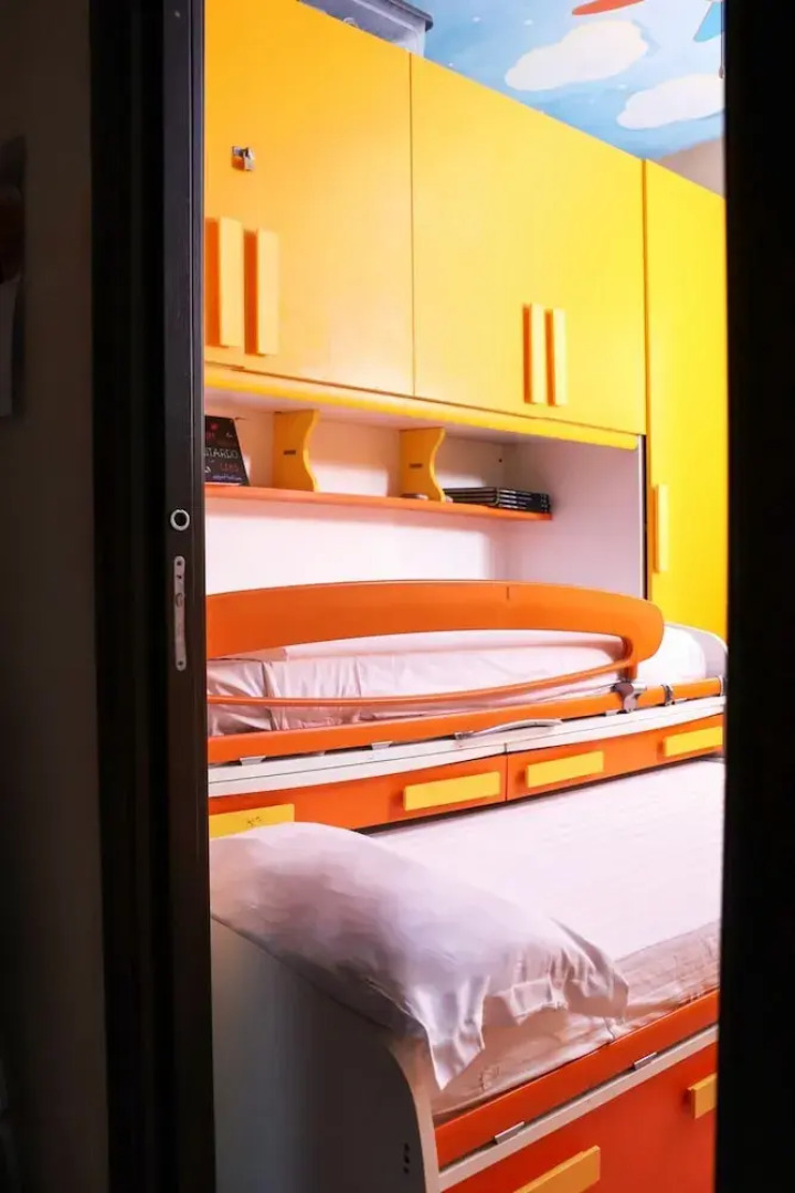 Metro Solfatara Apartment by Wonderful Italy