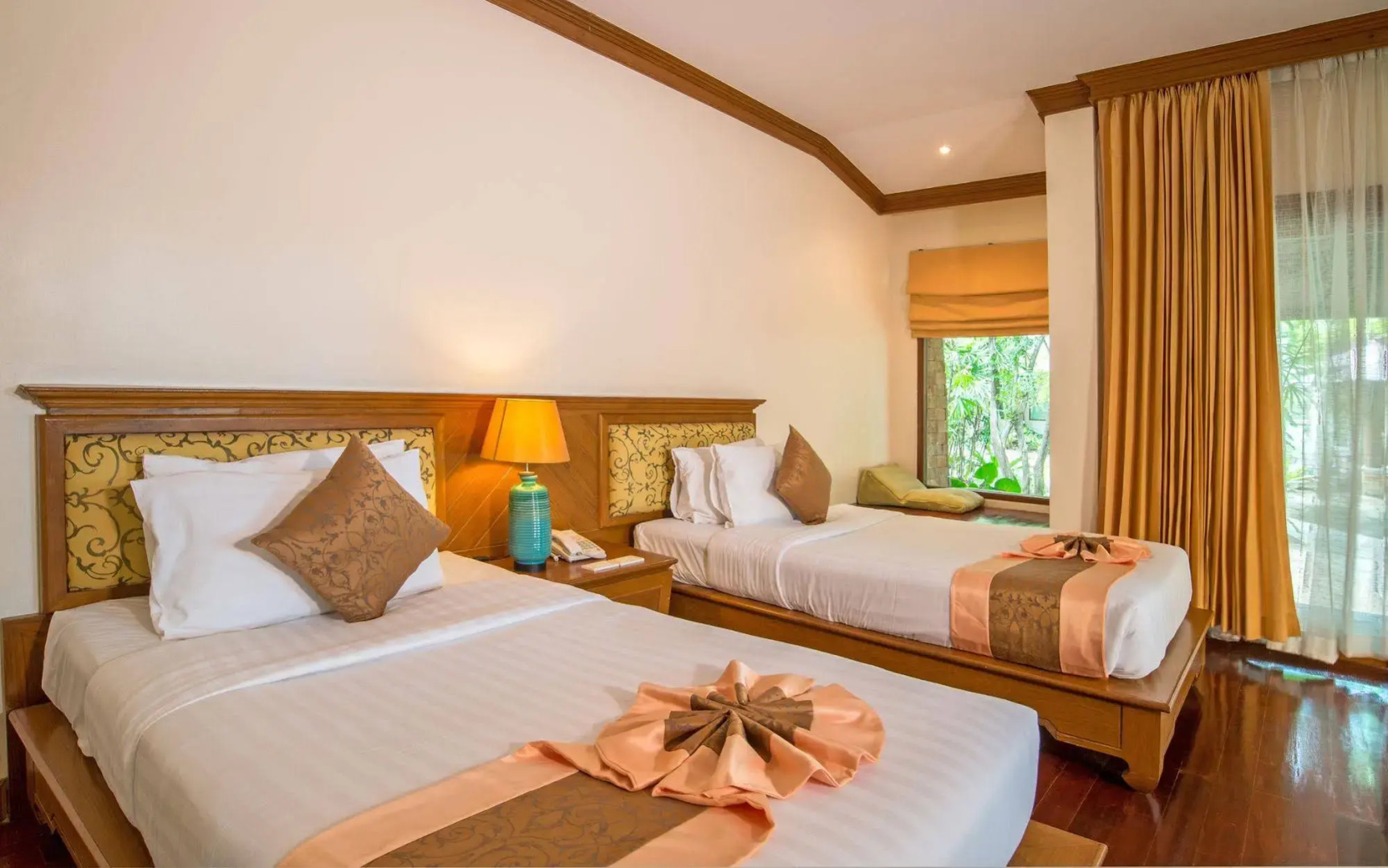 Sunrise Tropical Resort