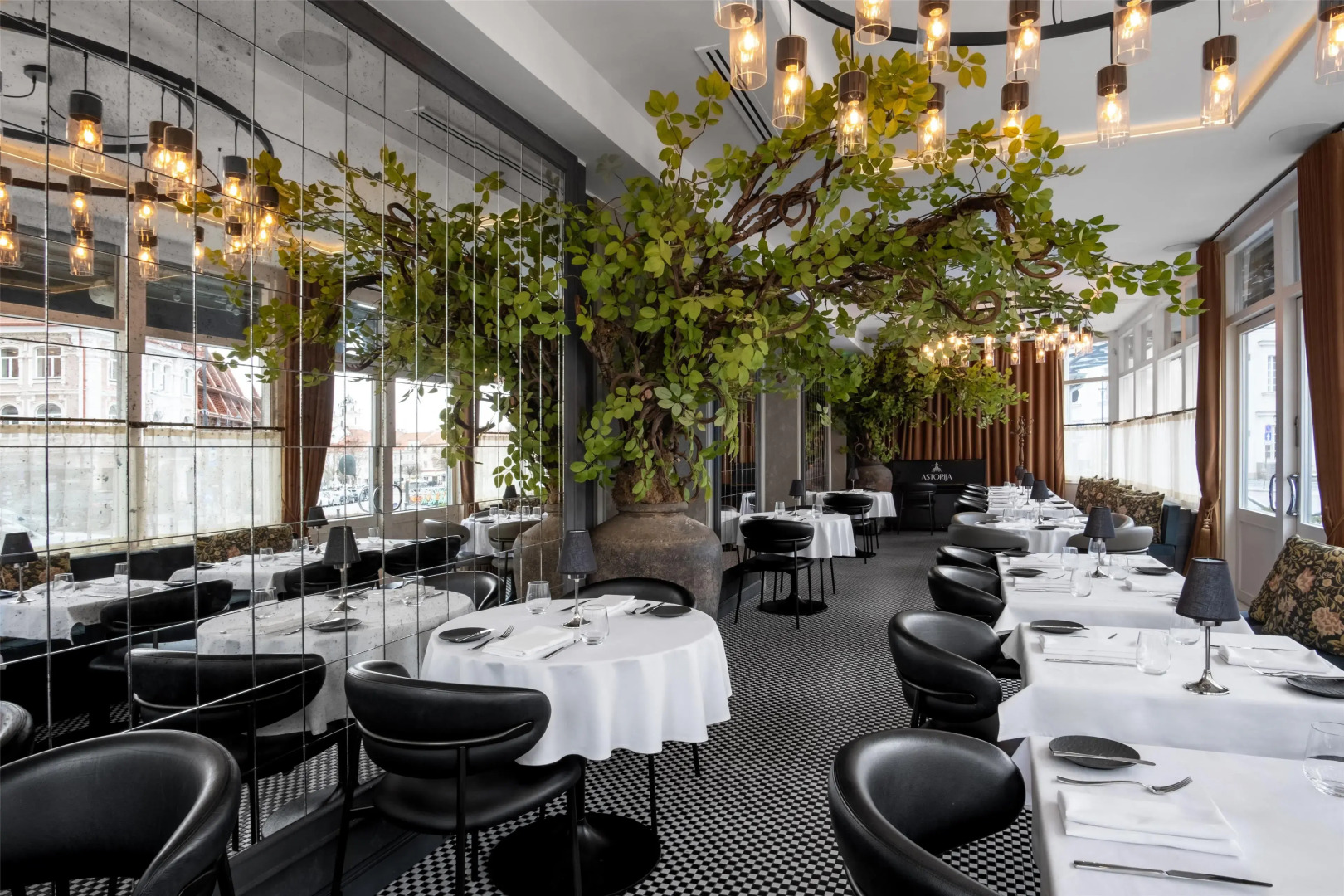 Radisson Collection Astorija Hotel, Вильнюс