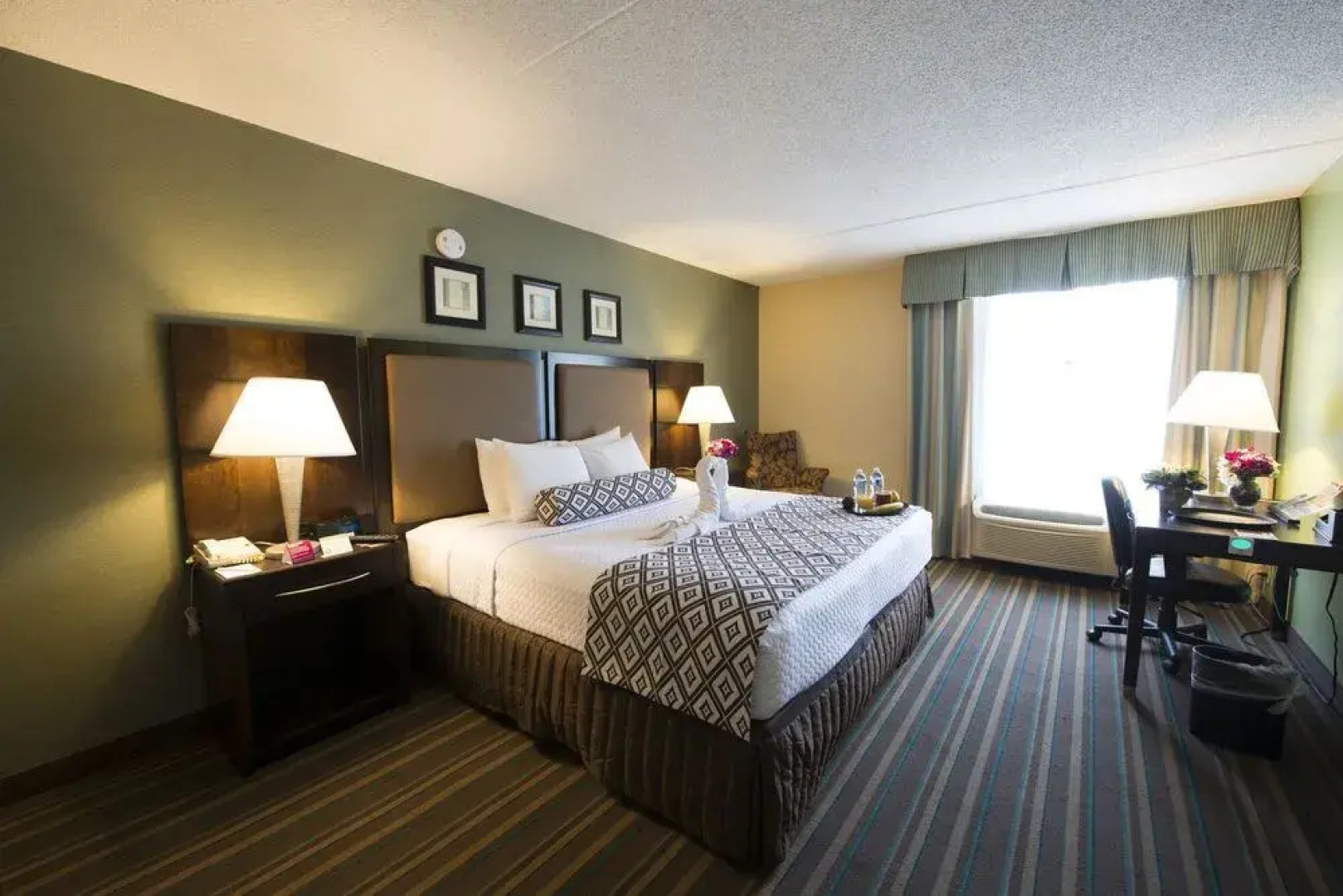 Crowne Plaza Philadelphia Bucks County