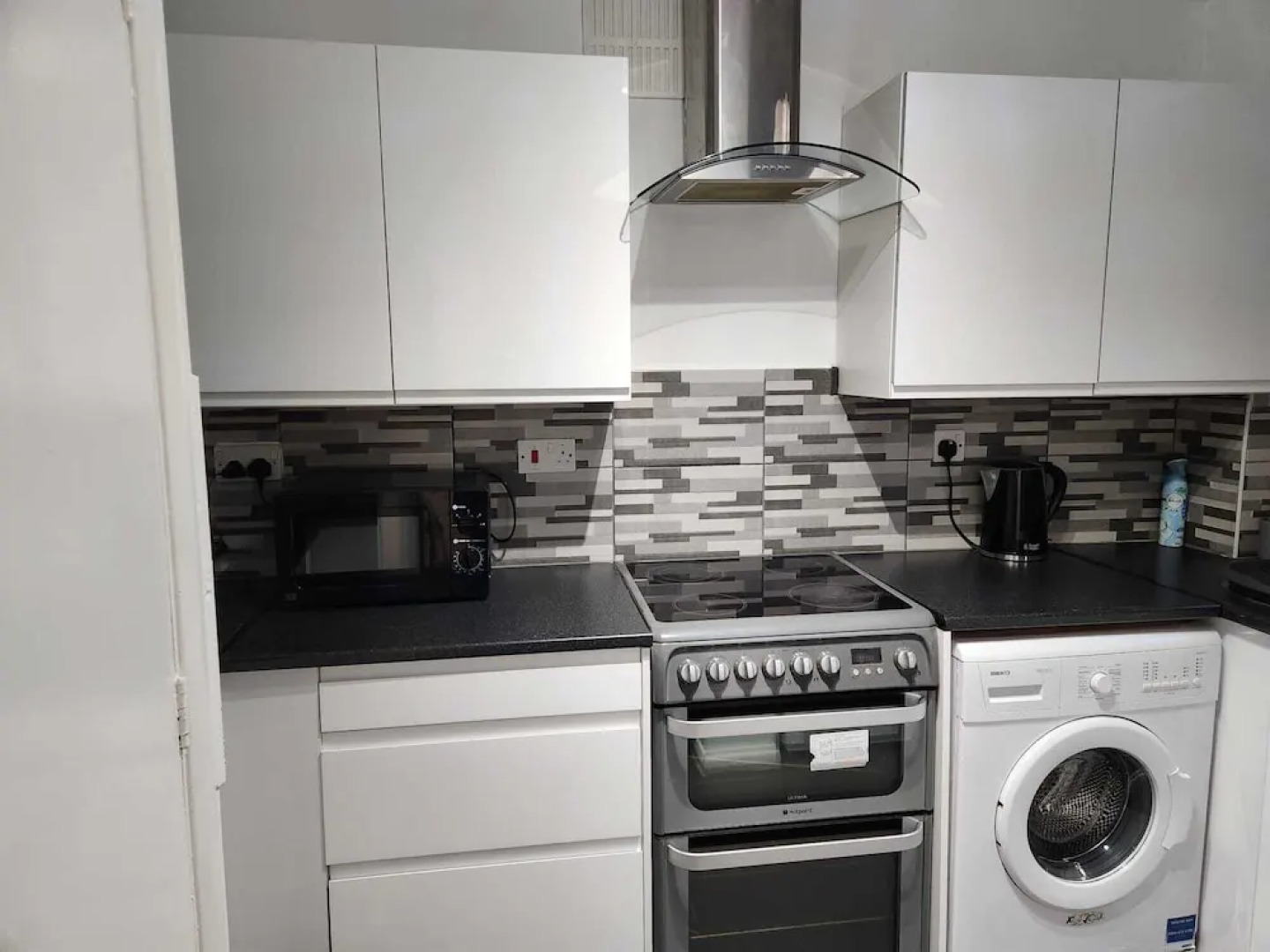 Grays Apartment With City Views Lakeside Shopping