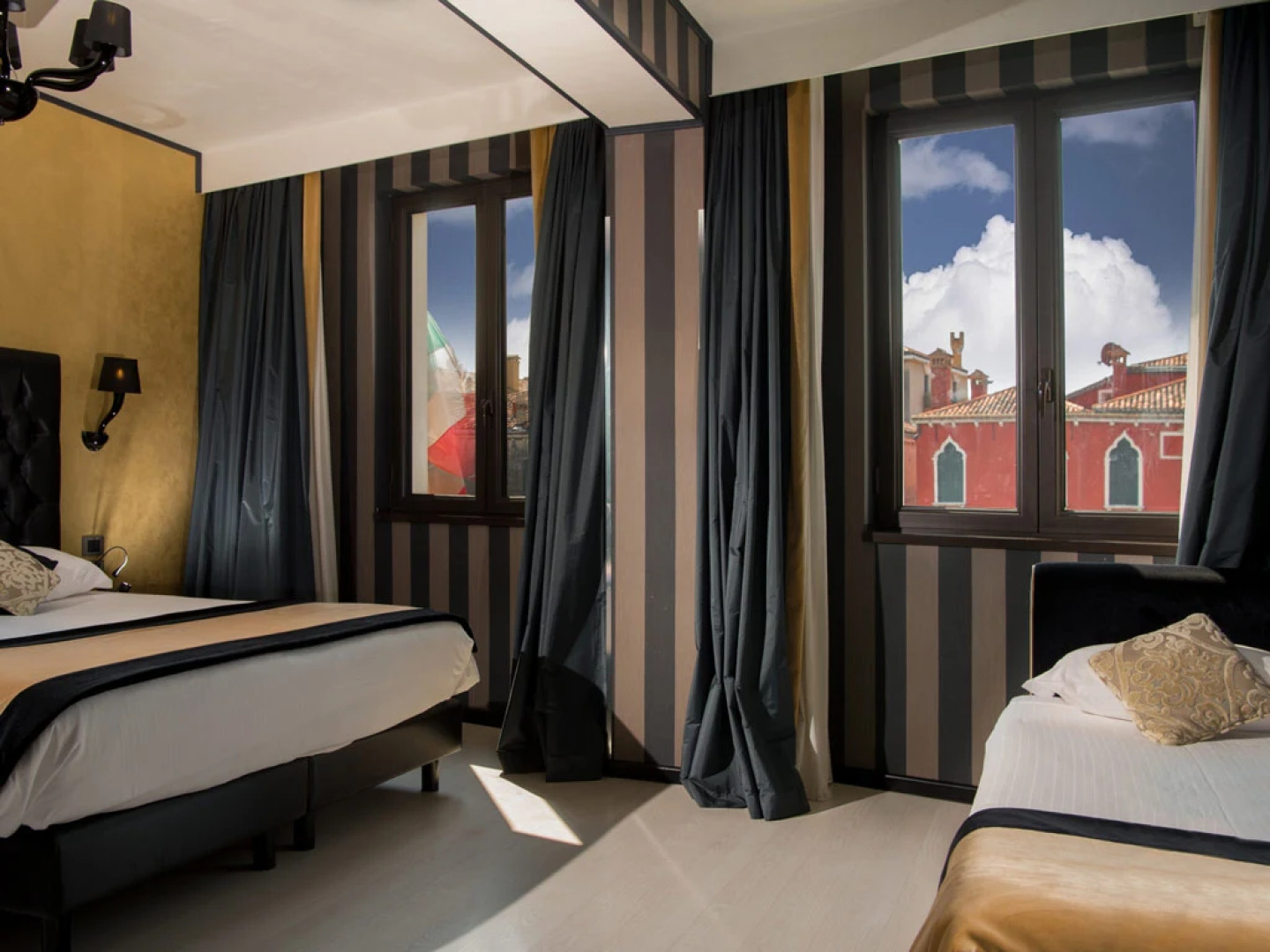 Carnival Palace Hotel