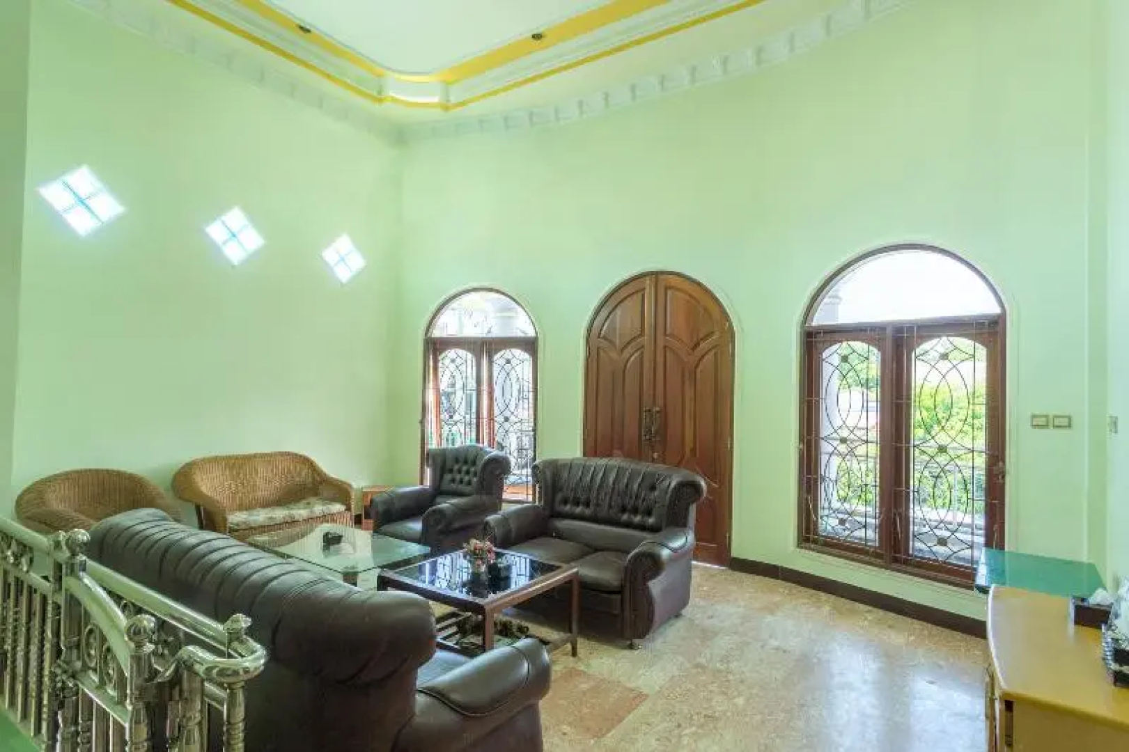 Senaz Guesthouse