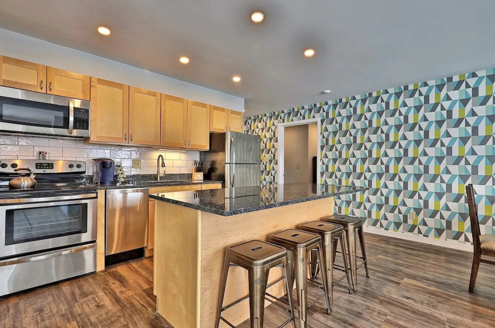 The Mod Suite at Killington. Big 3RM Condo. Comfy. Ahh! Relax