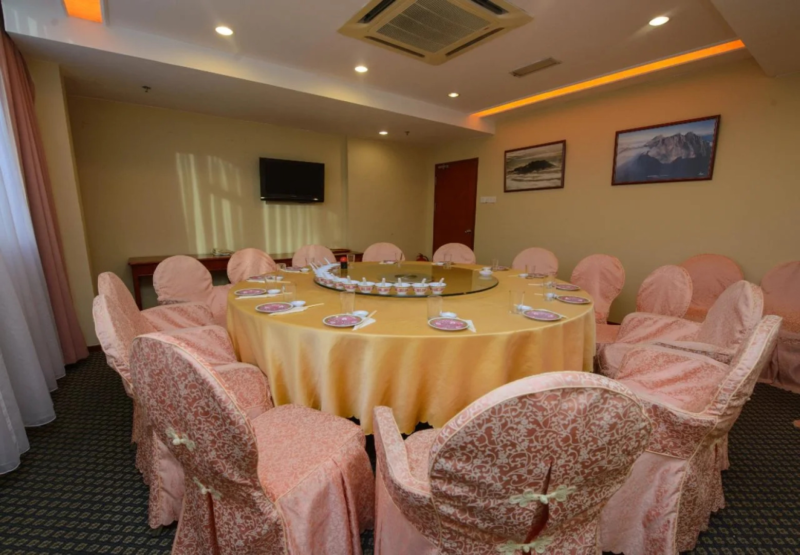 OYO 597 Winner Hotel