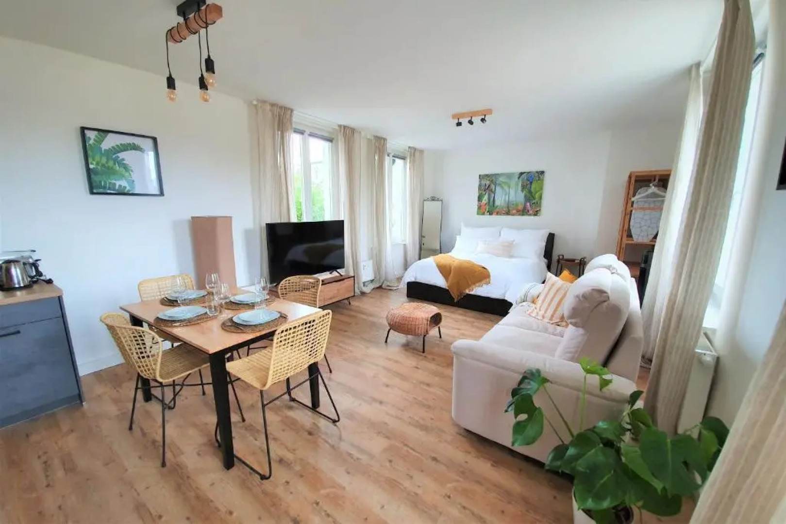 PB Ferienwohnungen - FeWo 3 - Stilvoll eingerichtetes Studio im Herzen Senftenbergs