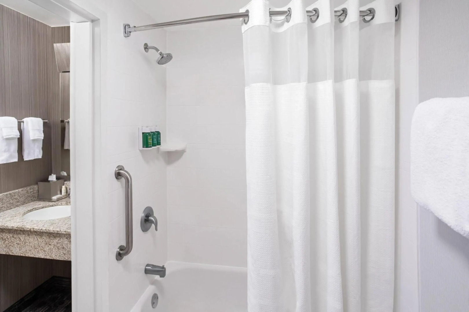 Courtyard Jersey City Newport