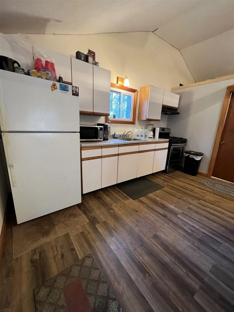 Crooked River Cottage Limit 5 2 Bedroom Cottage by RedAwning