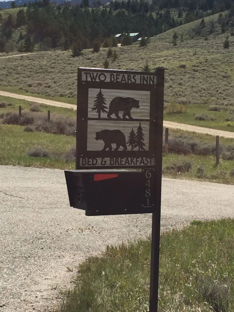 Two Bears Inn Bed & Breakfast