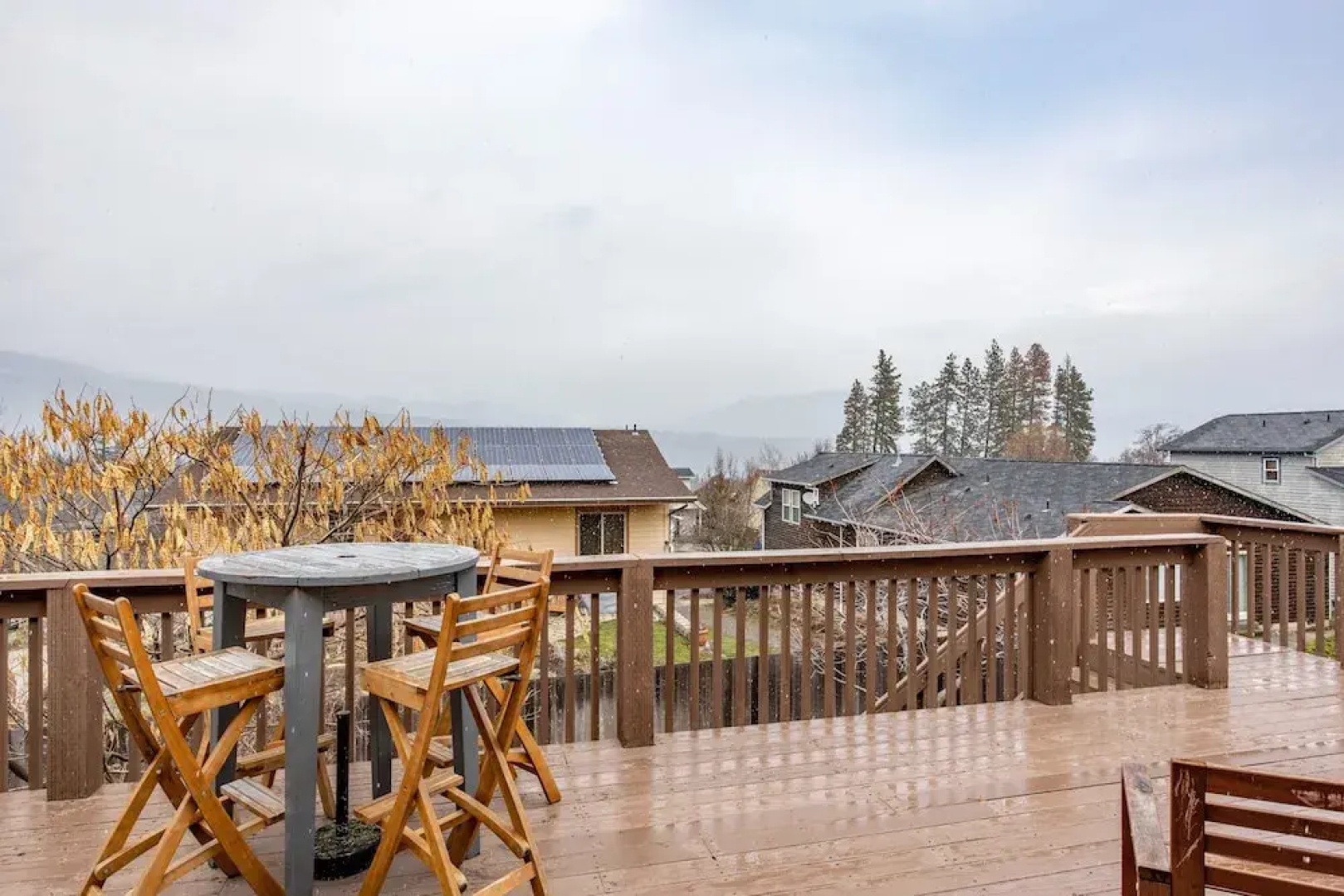 Westside Mountain View 2 Bedroom Home by RedAwning