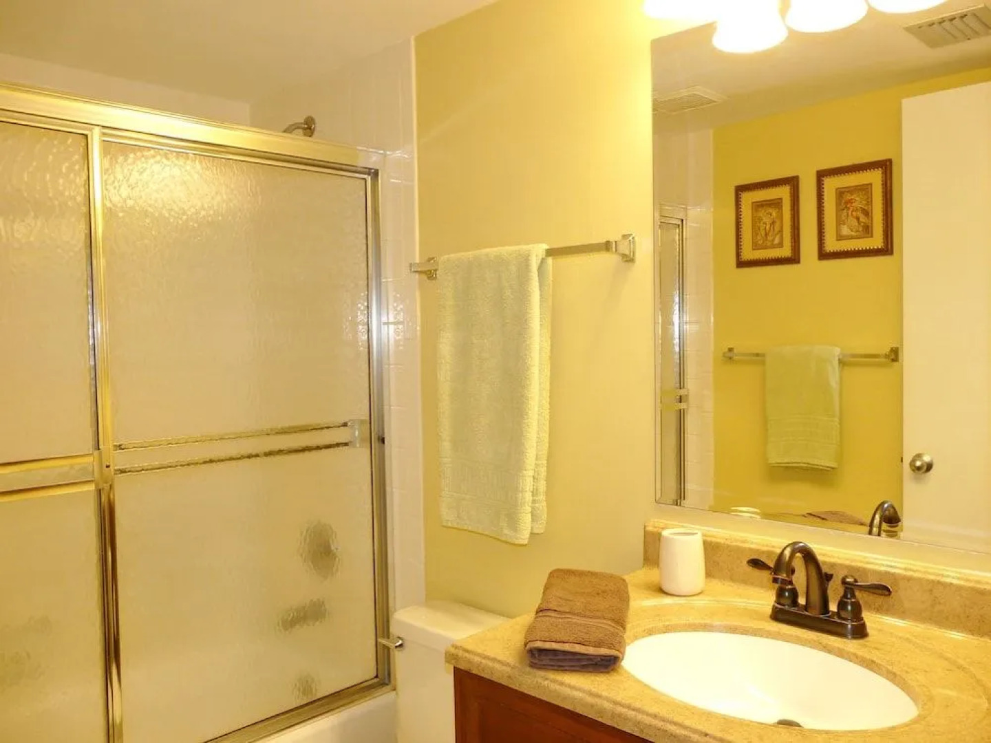 Luxurious Beachfront Condo With Glorious Ocean Views