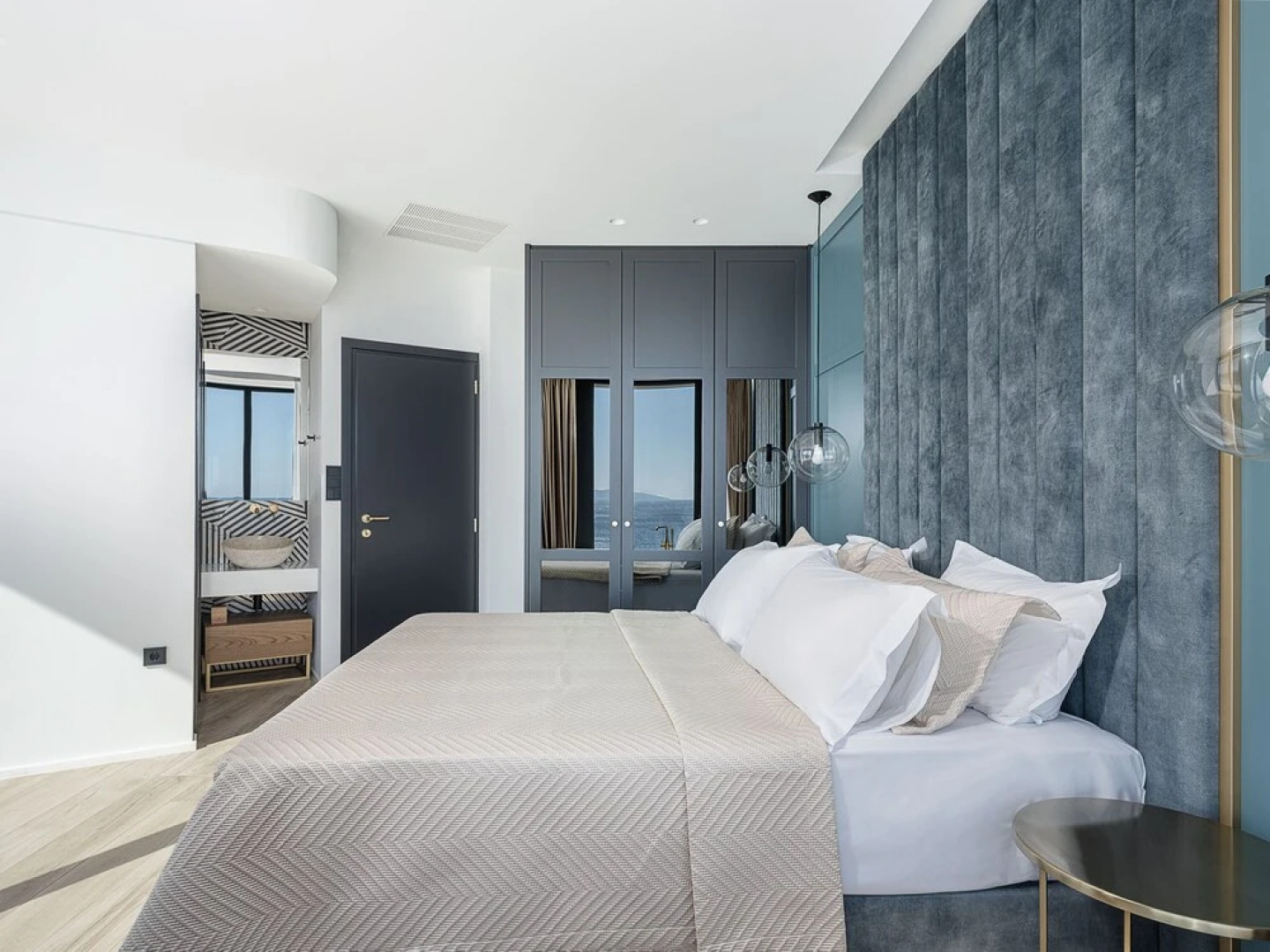 Fabulous 5 Bedroom Villa With sea Access