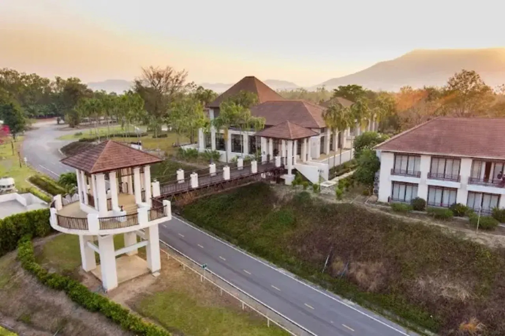 Leaves Valley Resort