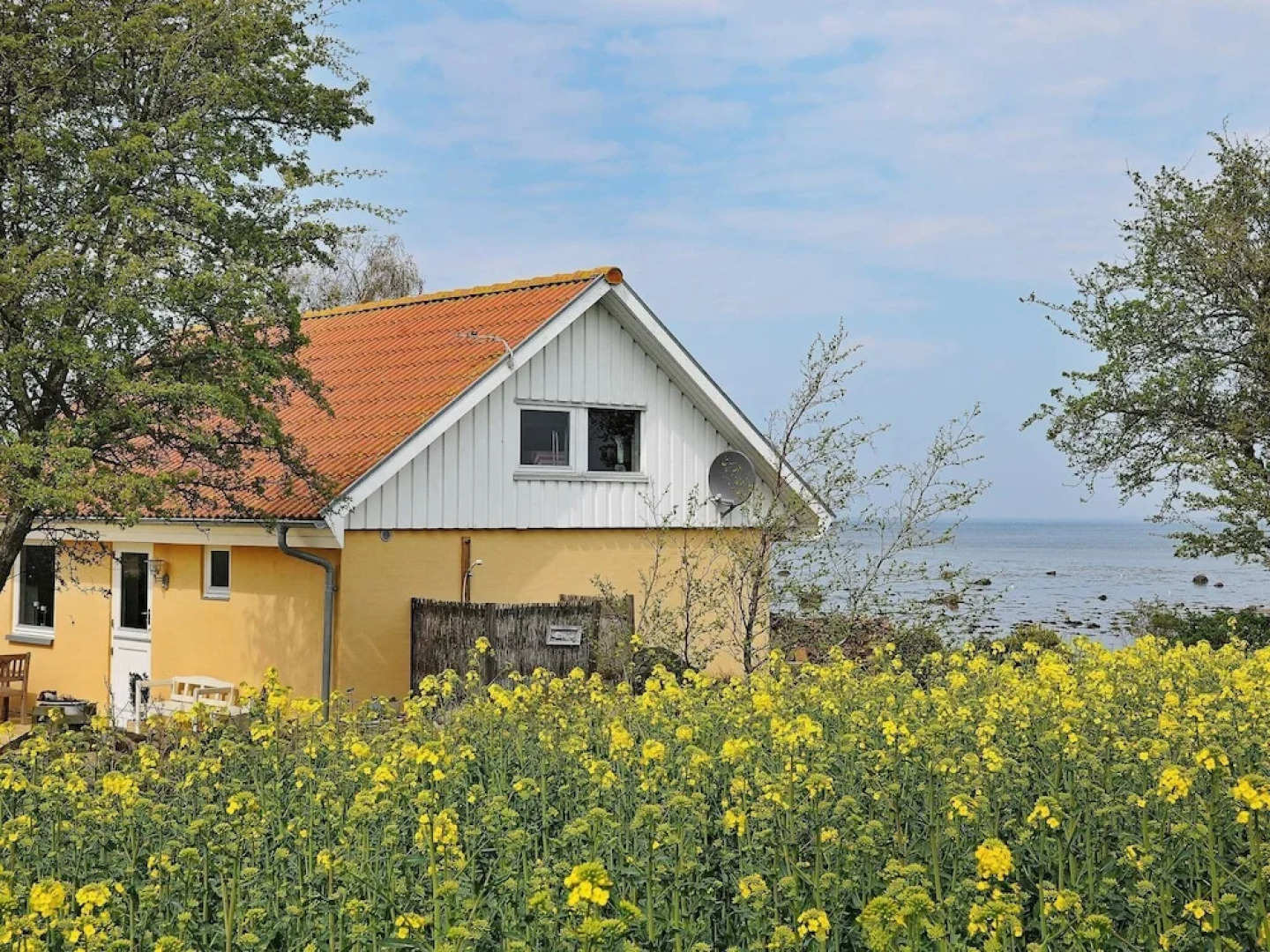 Rustic Holiday Home in Mesinge With Ocean View