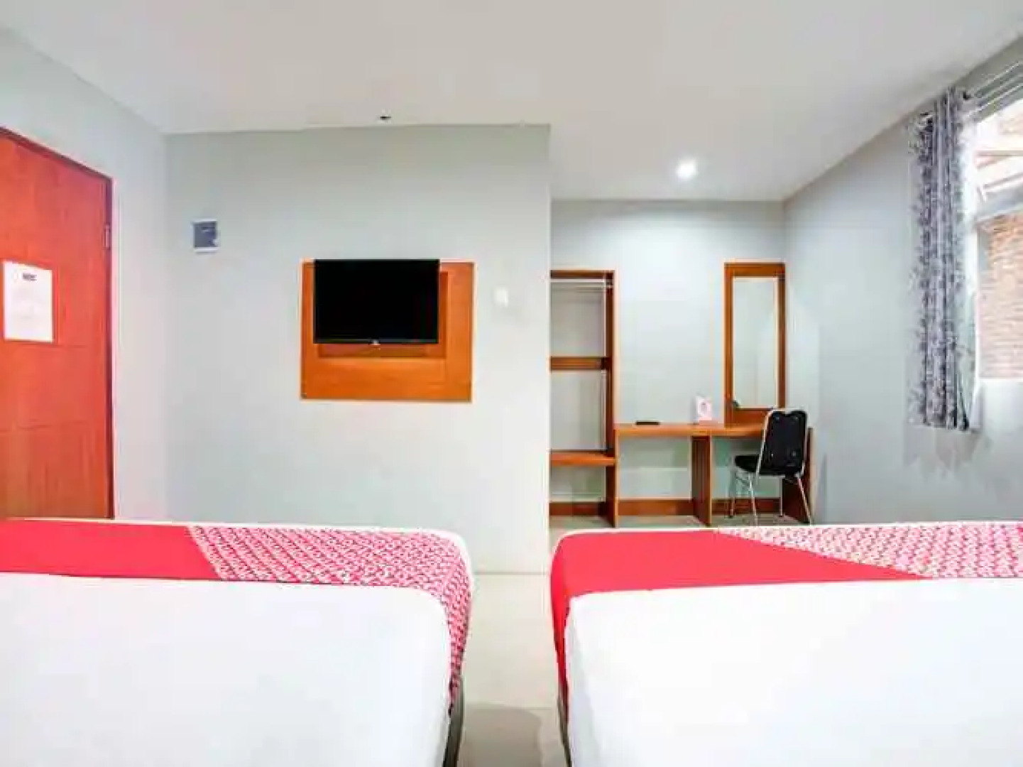 Collection O 3876 The Aurora Inn Lembang