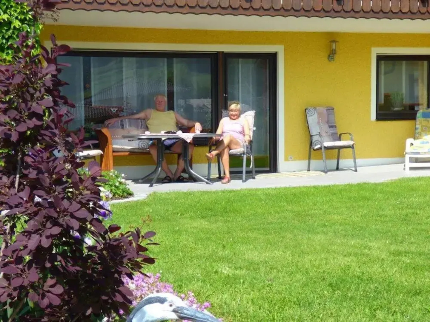 Scenic Apartment With Balcony, Garden, Deckchairs, Barbecue