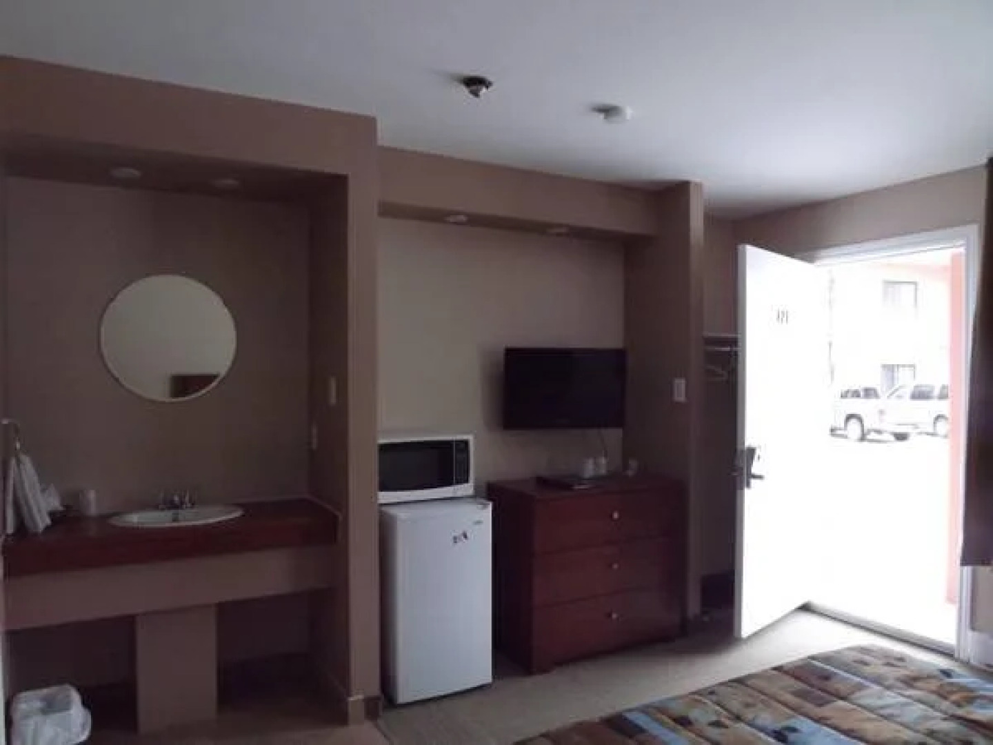 Falcon Motel Brossard