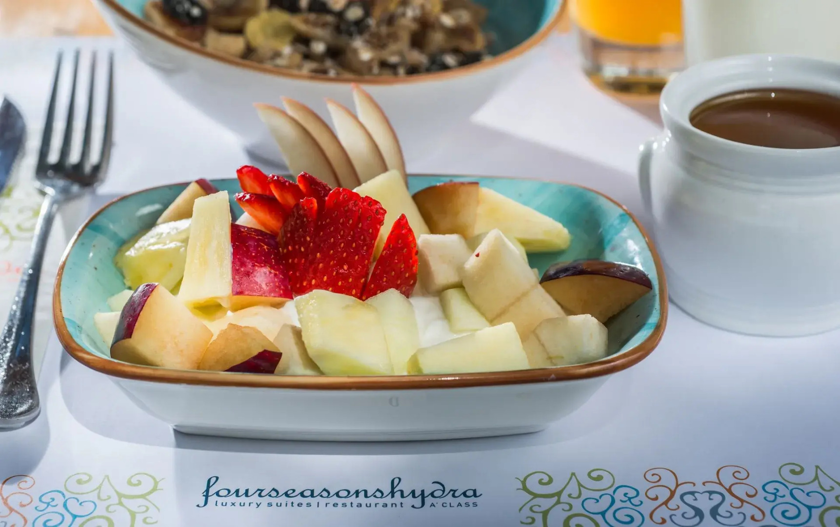 Four Seasons Hydra Luxury Suites