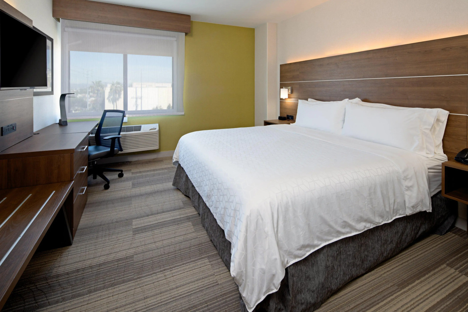 Holiday Inn Express Los Angeles Airport by IHG