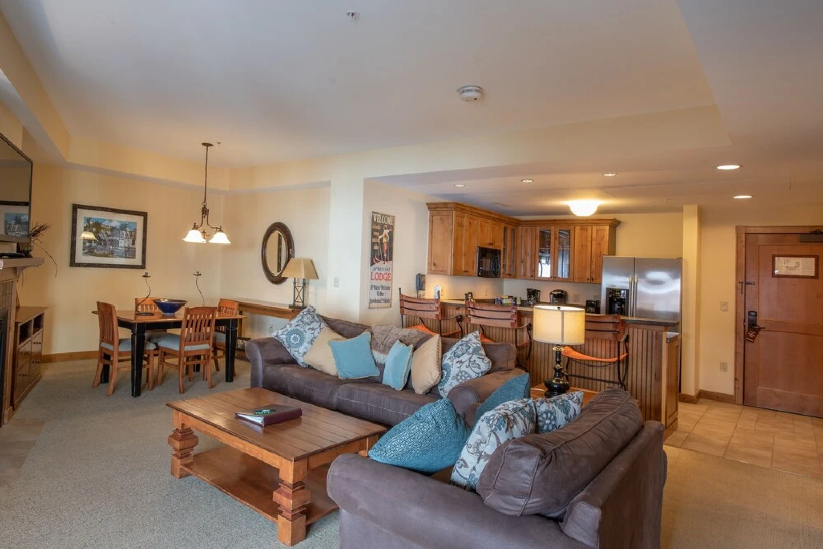 Comfortable 1 Bedroom Slopeside Condo - No Cleaning Fee! by RedAwning