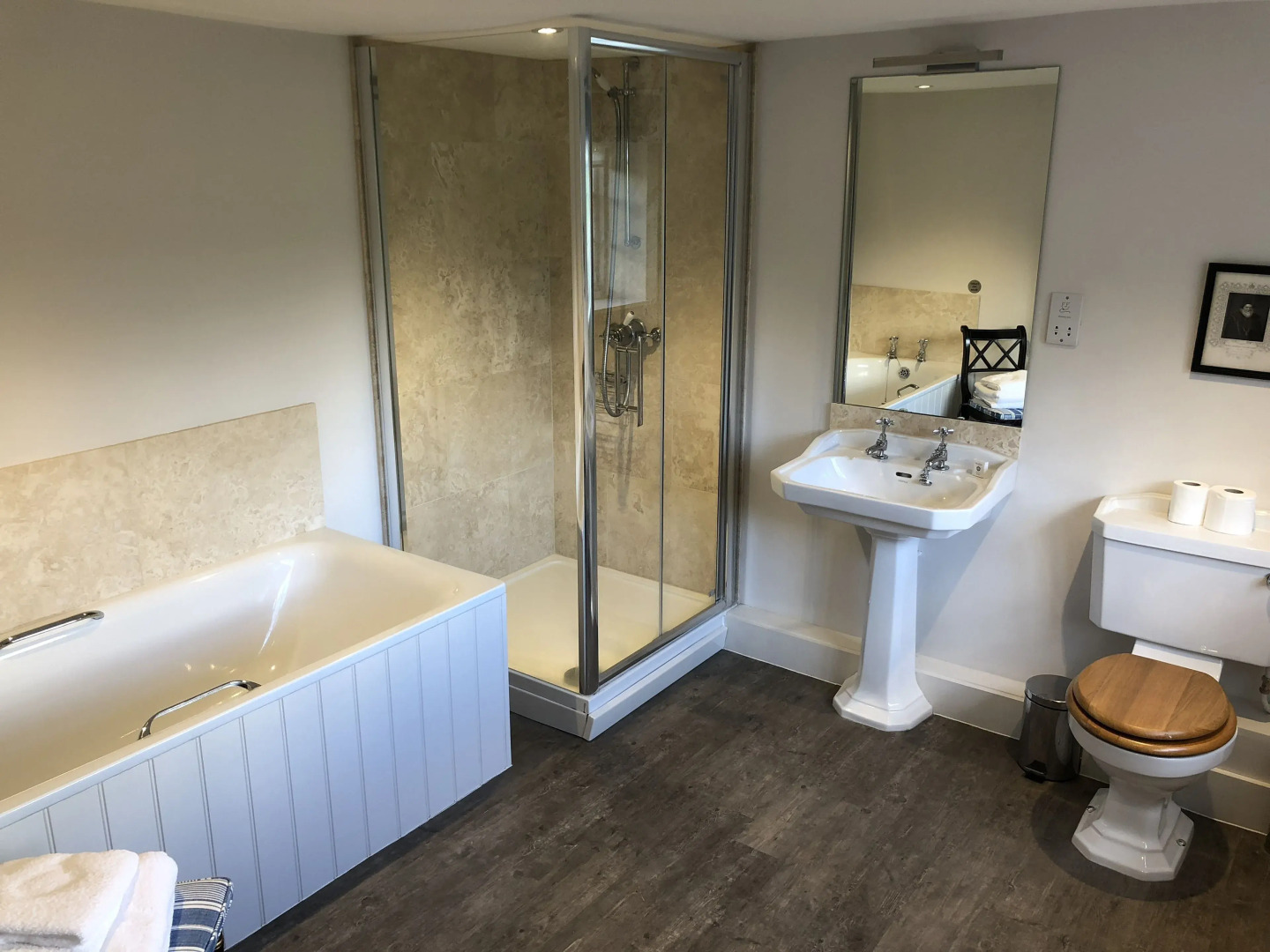 The Dorset Arms Cottages