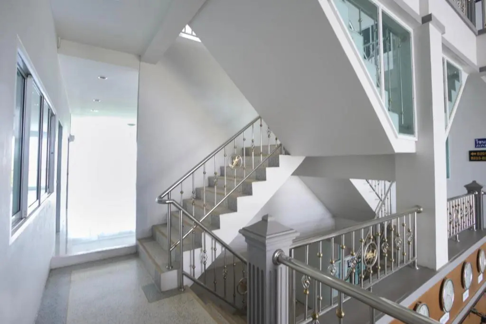 OYO 75394 Sakthong Grand Hotel