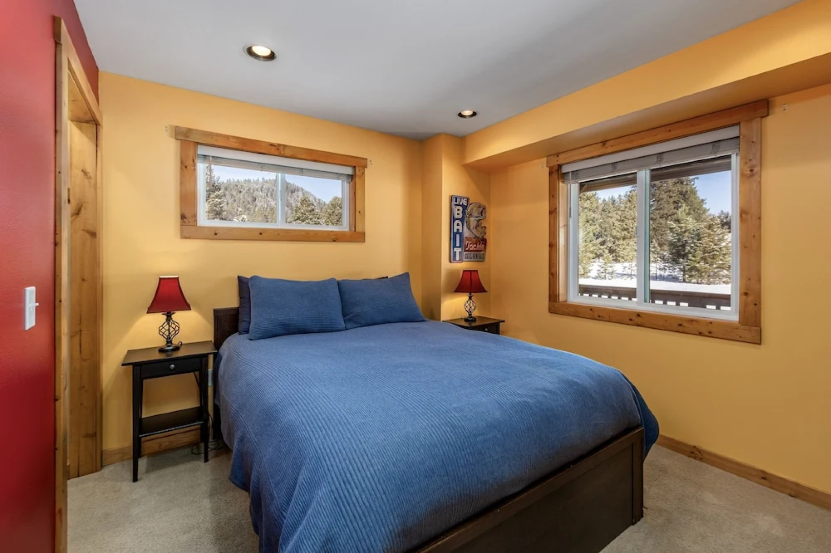 Peterson Acres 3 Bedroom Home by NW Comfy Cabins by RedAwning