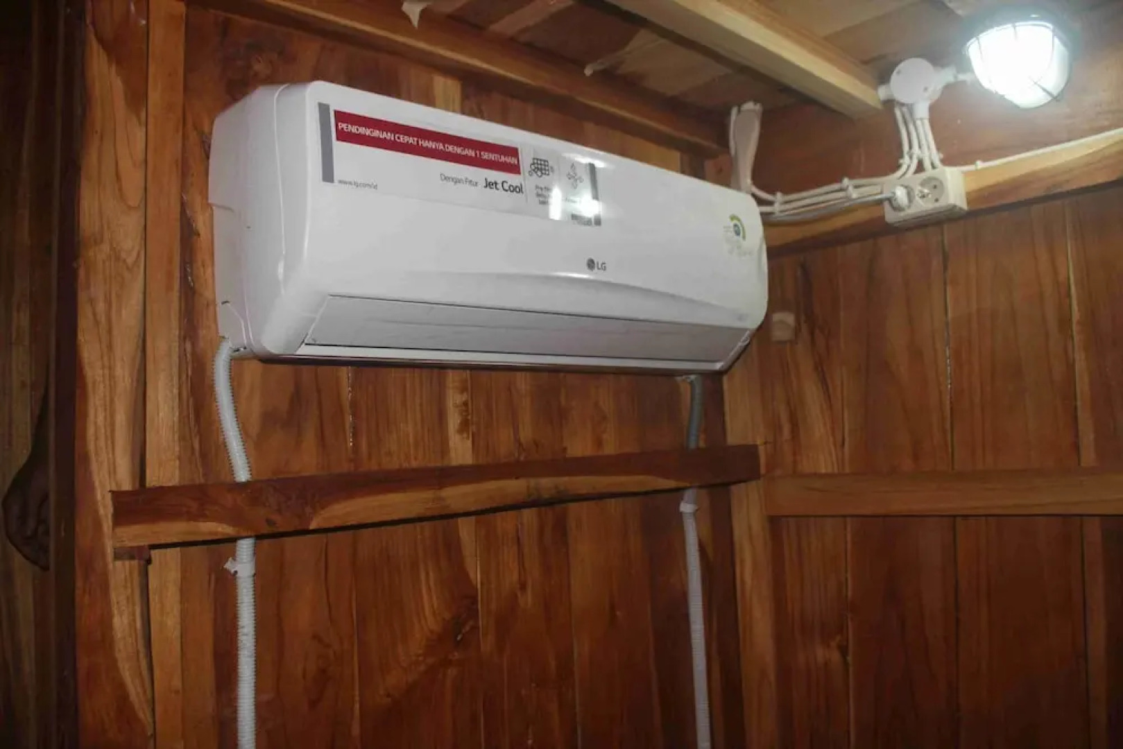 Boat Charter KM.Caroline